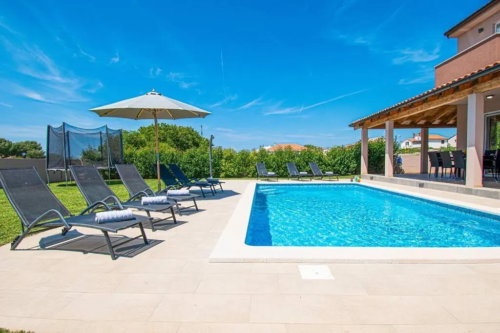 Villa Enjoy Mit Privatem Pool, By Istrabook Pula Croatia