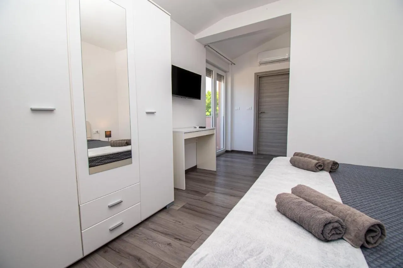Villa Enjoy Mit Privatem Pool, By Istrabook Pula