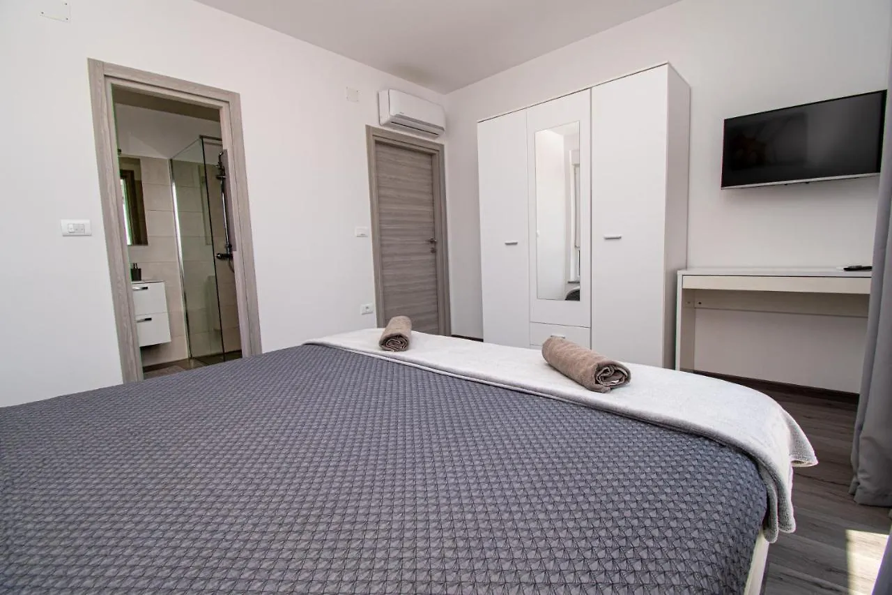 Villa Enjoy Mit Privatem Pool, By Istrabook プーラ