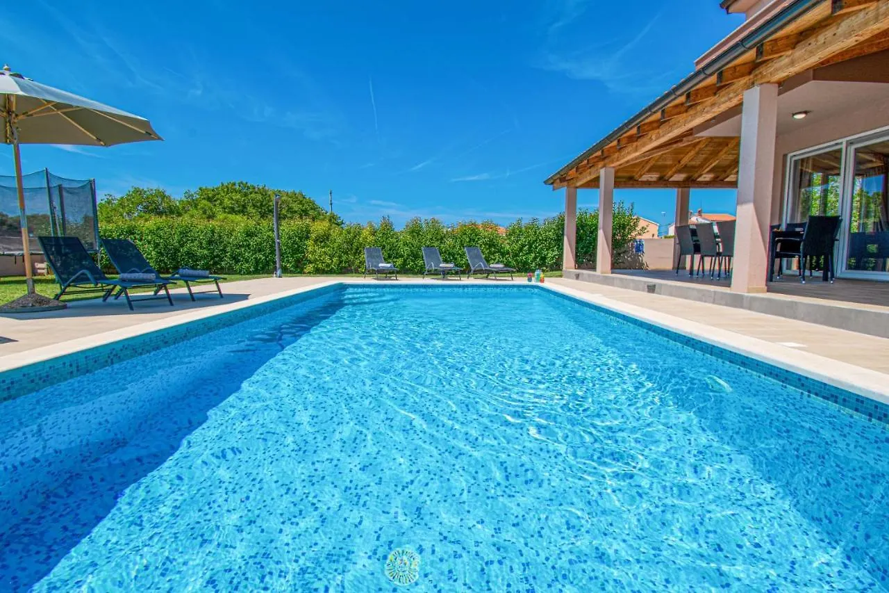 Villa Enjoy Mit Privatem Pool, By Istrabook プーラ